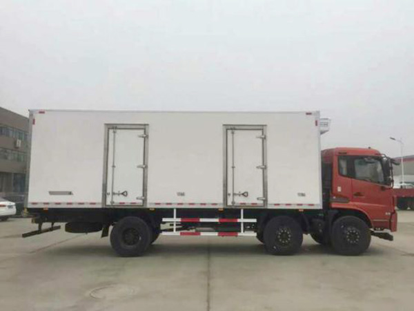 東風(fēng)天錦8.6米貨廂冷藏車(chē) 東風(fēng)天錦8.6米貨廂冷藏車(chē)
