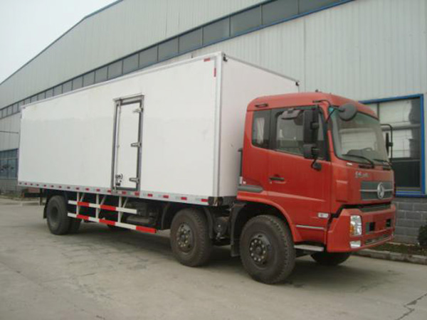 東風(fēng)天錦8.6米貨廂冷藏車(chē) 東風(fēng)天錦8.6米貨廂冷藏車(chē)