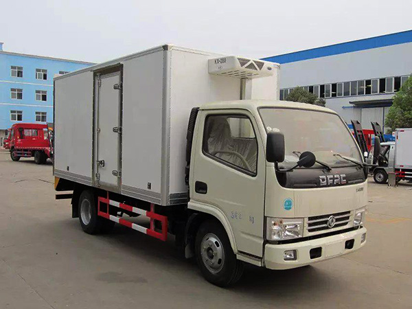 東風多利卡4米貨廂冷藏車 東風多利卡4米貨廂冷藏車