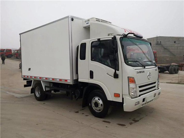大運(yùn)排半3.75米貨廂冷藏車 大運(yùn)排半3.75米貨廂冷藏車