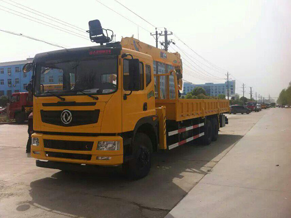 東風(fēng)征夢(mèng)后八輪8.5米隨車吊 東風(fēng)征夢(mèng)后八輪8.5米隨車吊