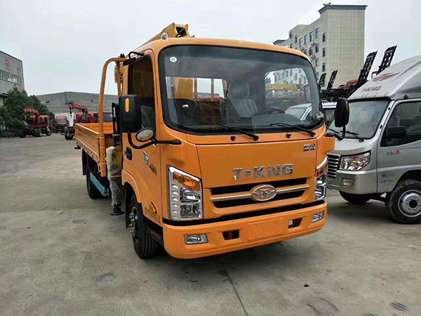 唐駿3.5米貨廂藍(lán)牌隨車吊 唐駿3.5米貨廂藍(lán)牌隨車吊