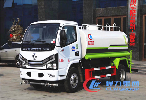 東風多利卡國六5噸灑水車