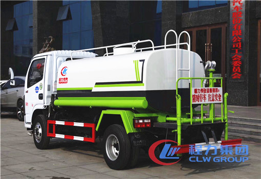 東風多利卡國六5噸灑水車