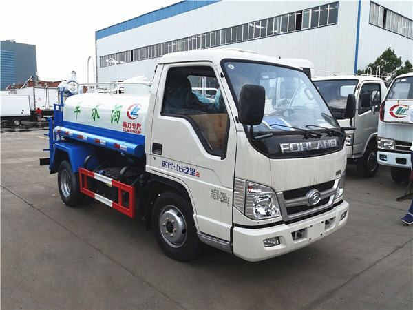 福田藍(lán)牌灑水車