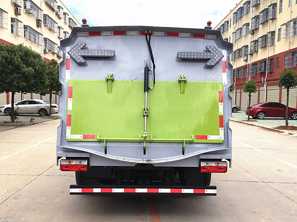 東風(fēng)多利卡8方掃路車 東風(fēng)多利卡8方掃路車