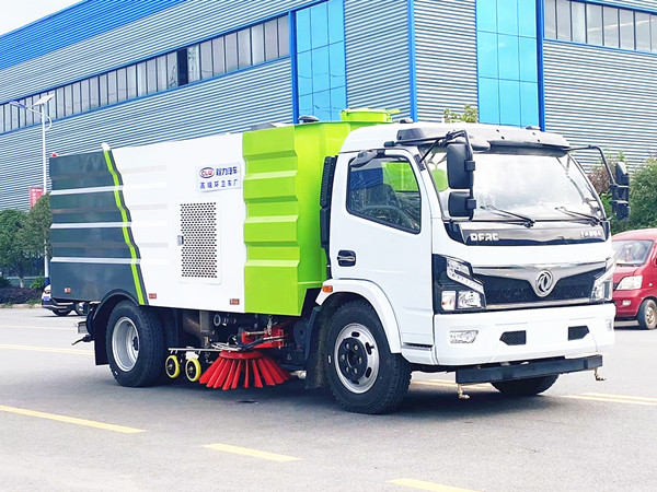 東風(fēng)福瑞卡洗掃車(chē)