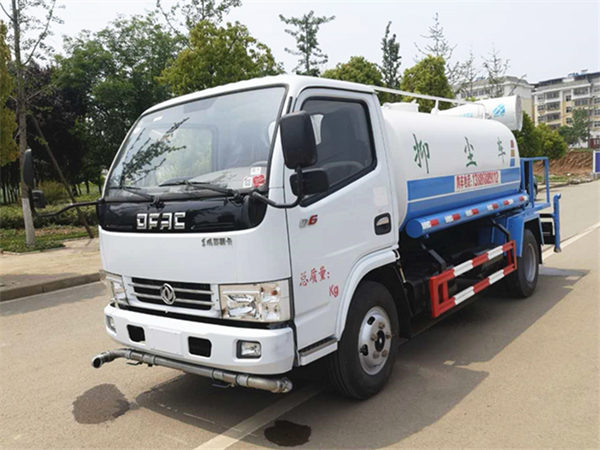 東風(fēng)多利卡藍(lán)牌霧炮車