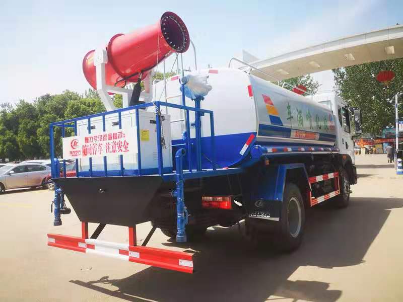 湖南岳陽東風(fēng)D9灑水車加裝自動水炮和噴霧機一車三用