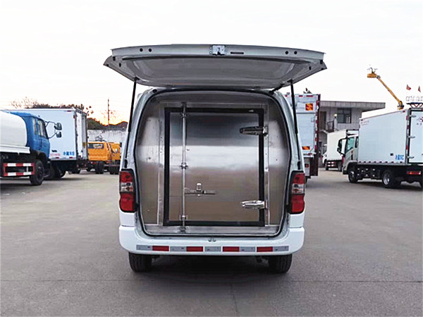 金杯快運(yùn)面包冷藏車