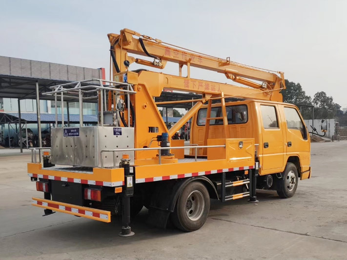江鈴雙排12米高空作業(yè)車(chē) 江鈴雙排12米高空作業(yè)車(chē)