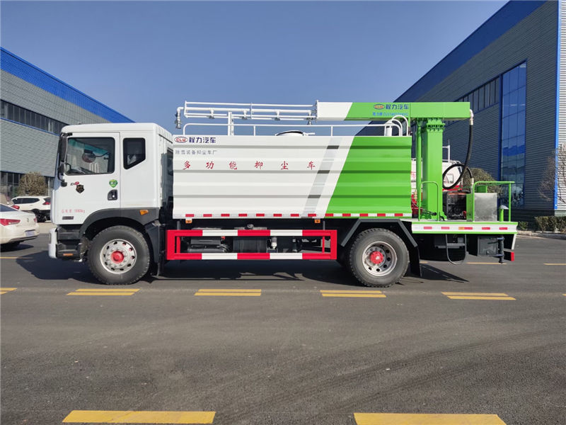 東風多利卡鐵路抑塵車